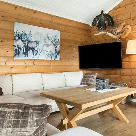Semesterbostad Traditional With Turf Roof Near Stryn