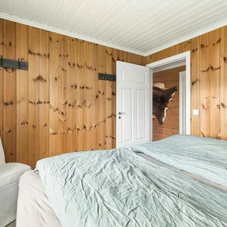 Traditional With Turf Roof Near *