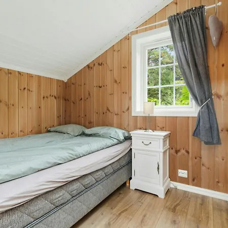 Traditional With Turf Roof Near
