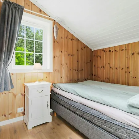 Traditional With Turf Roof Near Semesterbostad Stryn