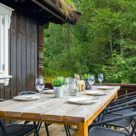 Traditional With Turf Roof Near Semesterbostad Stryn